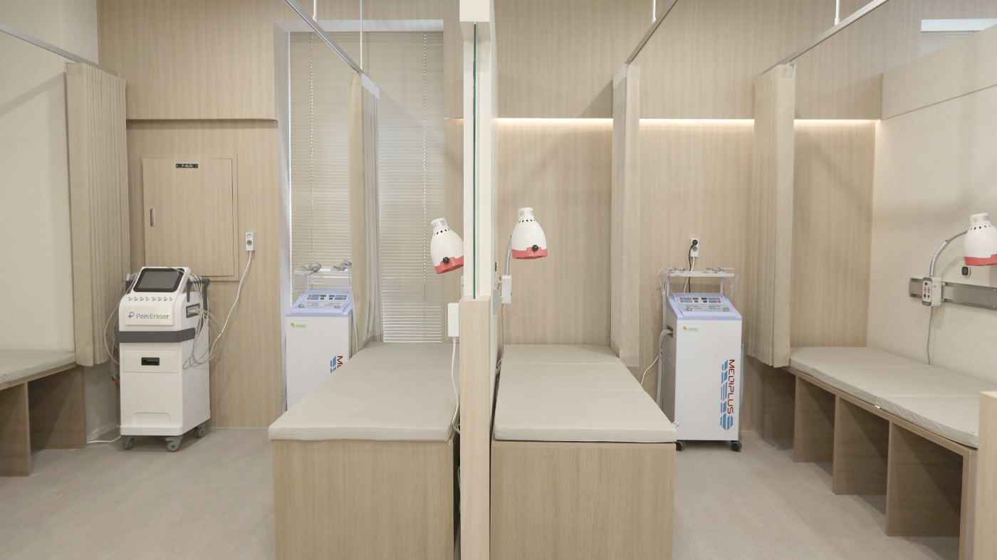 첫번째정형외과 인테리어 사진13